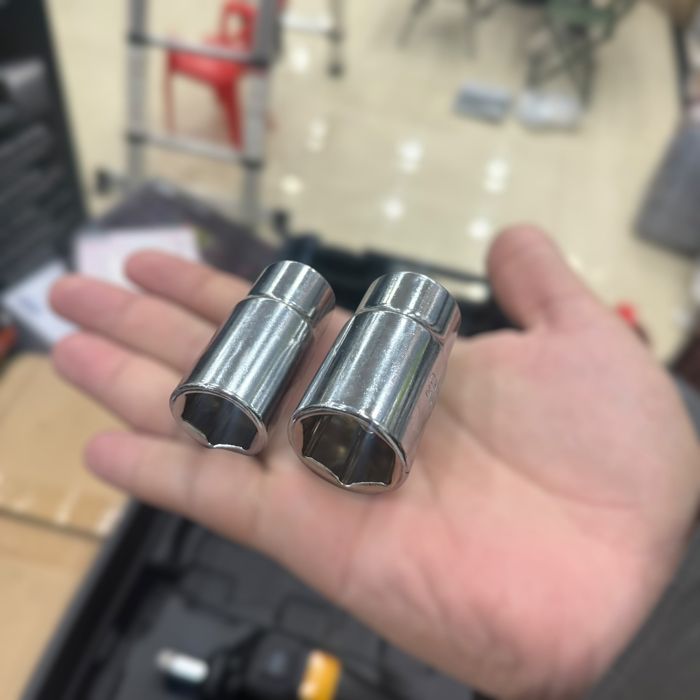Electric Hydraulic Jack , Wrench & Tyre Inflator