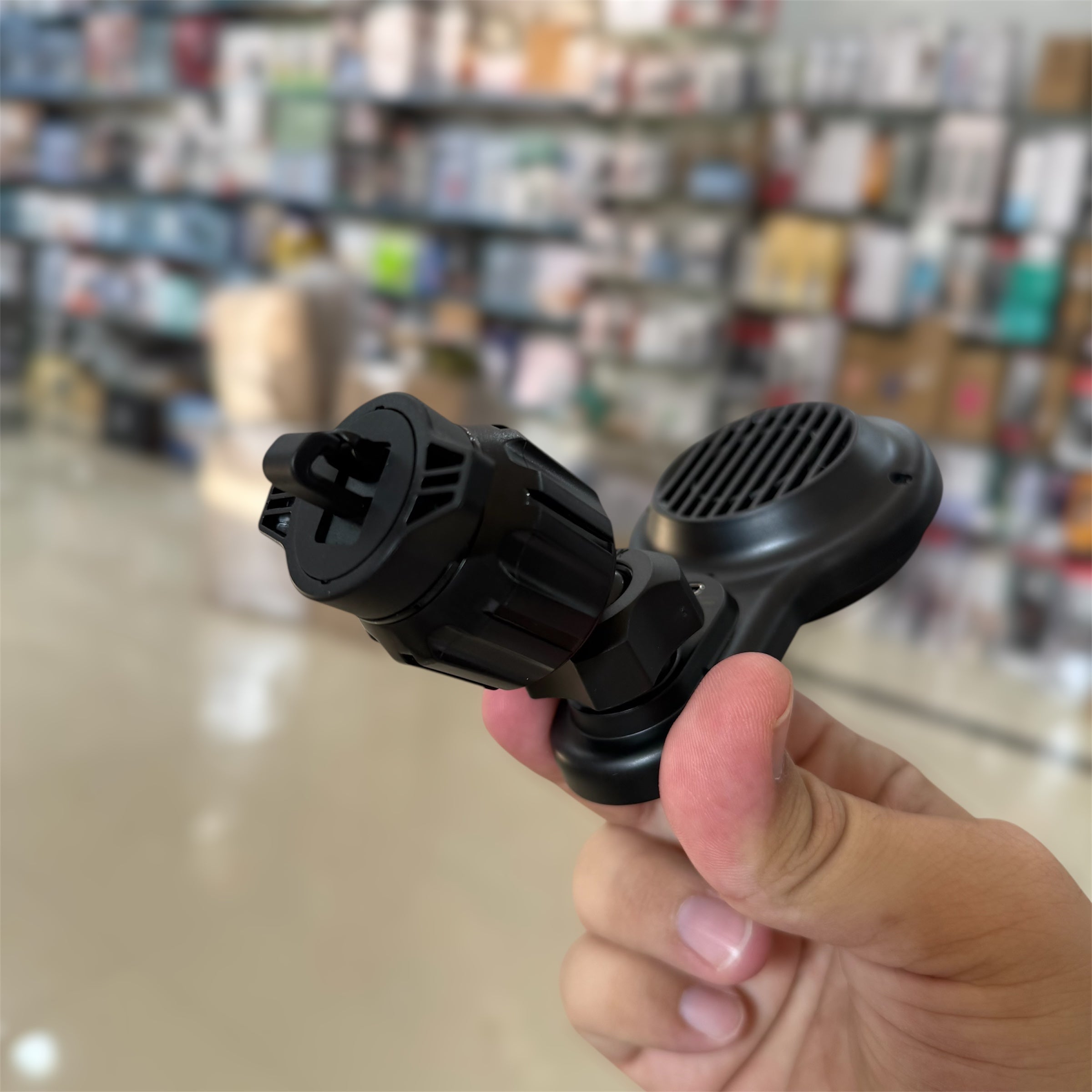 Lisen Wireless Car Magnetic Charger with Cooling Fan