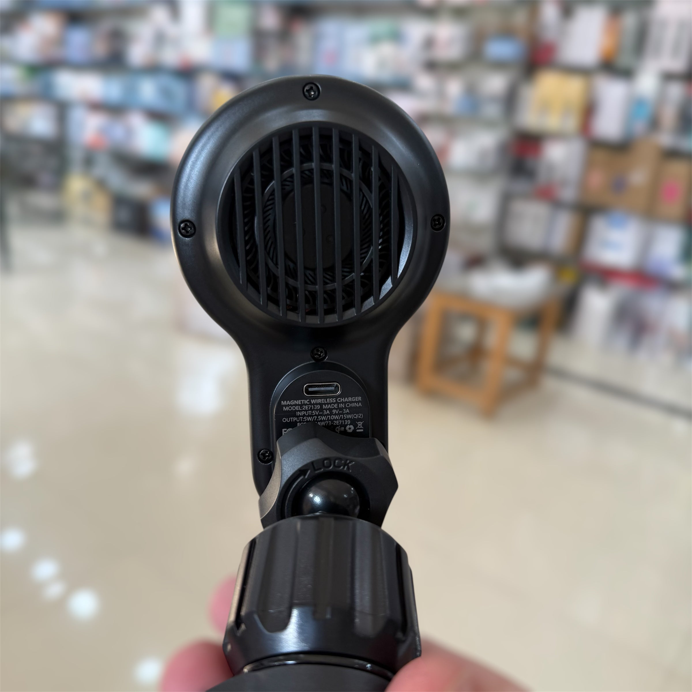 Lisen Wireless Car Magnetic Charger with Cooling Fan