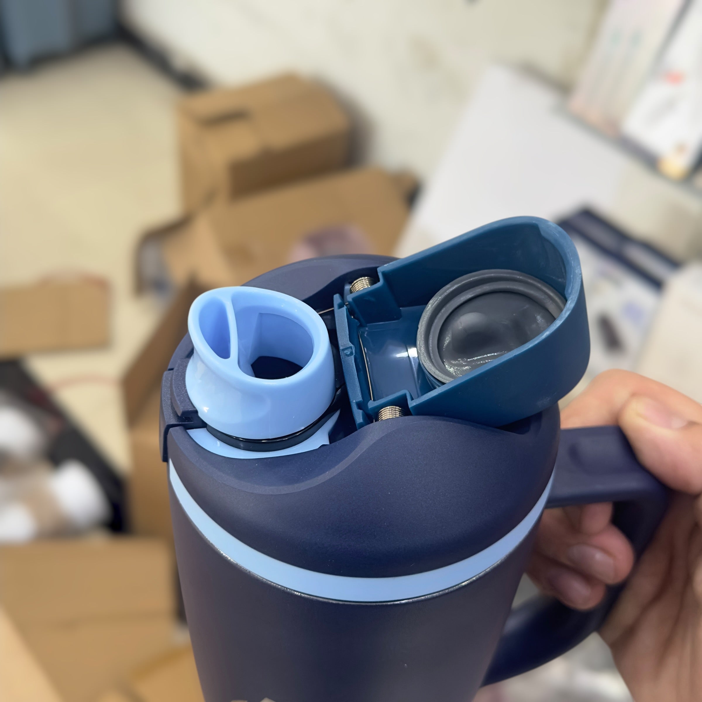 Vacuum Insulated Tumbler with Safety Lock