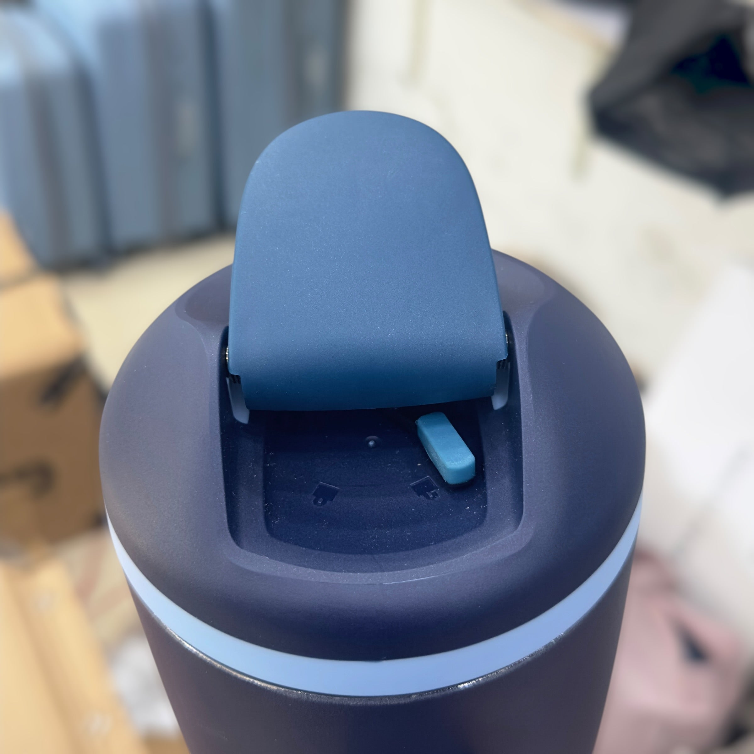 Vacuum Insulated Tumbler with Safety Lock